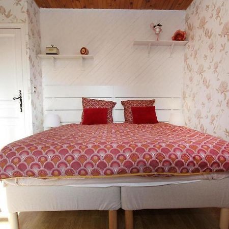 Le Galaveyson Bed and Breakfast Le Grand-Serre Εξωτερικό φωτογραφία